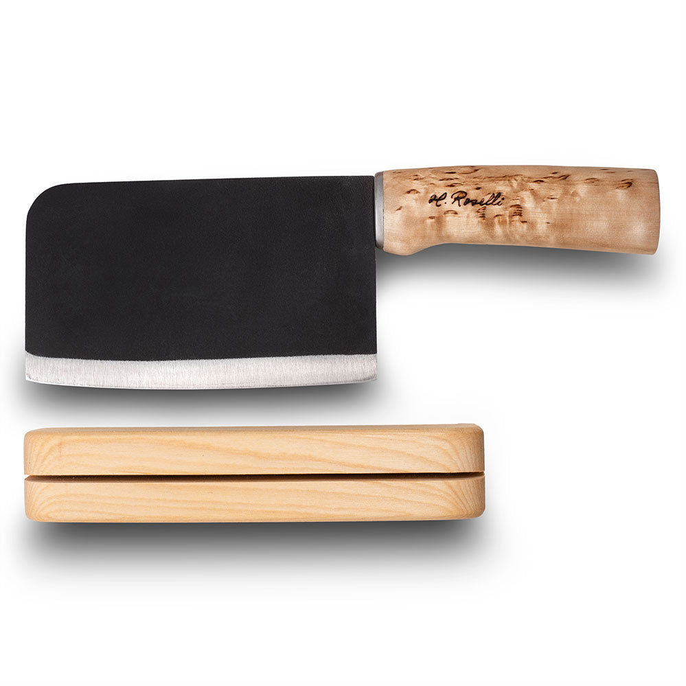 Rosellis finska handgjorda kökskniv i modellen "Chinese Chef knife" gjord på kolstål och handtag av masurbjörk.