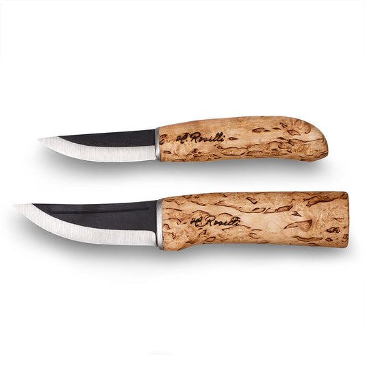Finska handgjorda jakt och friluftsknivar från Roselli i ett ljust kombo fodral som kommer i modellerna "hunting knife" och "Carpenter knife"