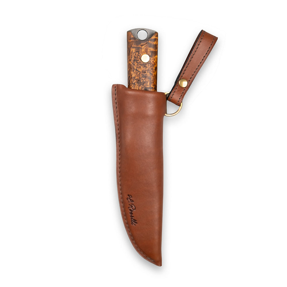 Rosellis handgjorda kniv "Heimo 4 bushcraft edition fulltånge" gjord på kolstål. 