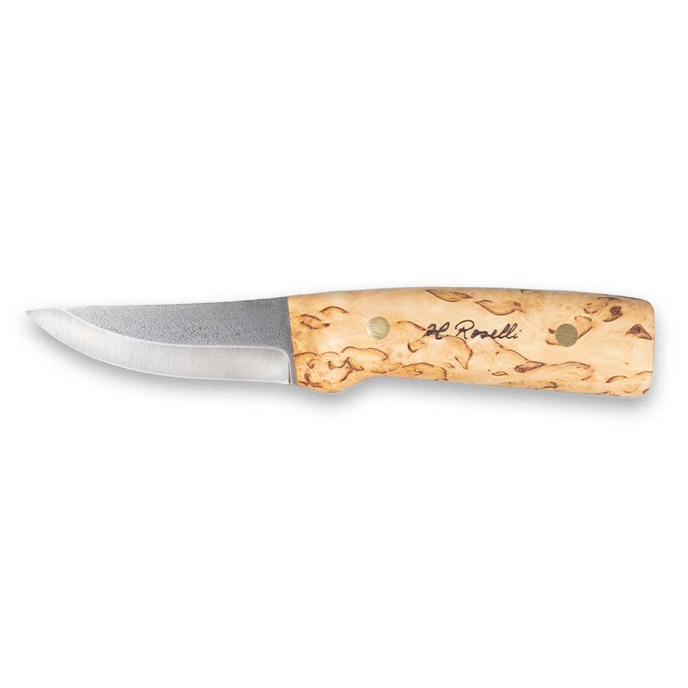 Rosellis handgjorda finska kniv i modellen "Hunting knife fulltånge" med handtag gjord av ljus masurbjörk